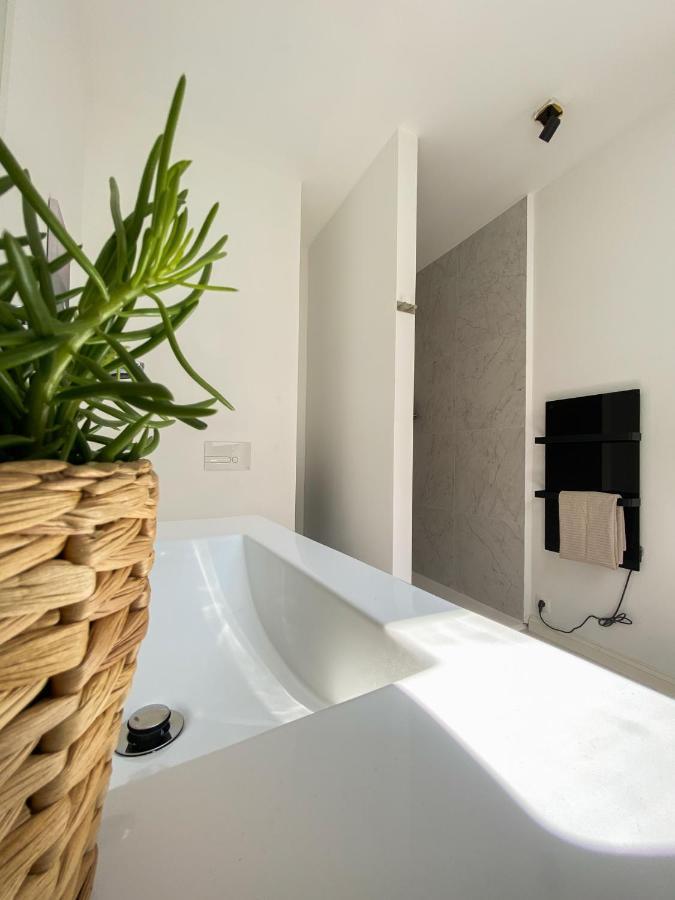 Suite City Center In Quiet Street & Airco Antwerp Exterior photo